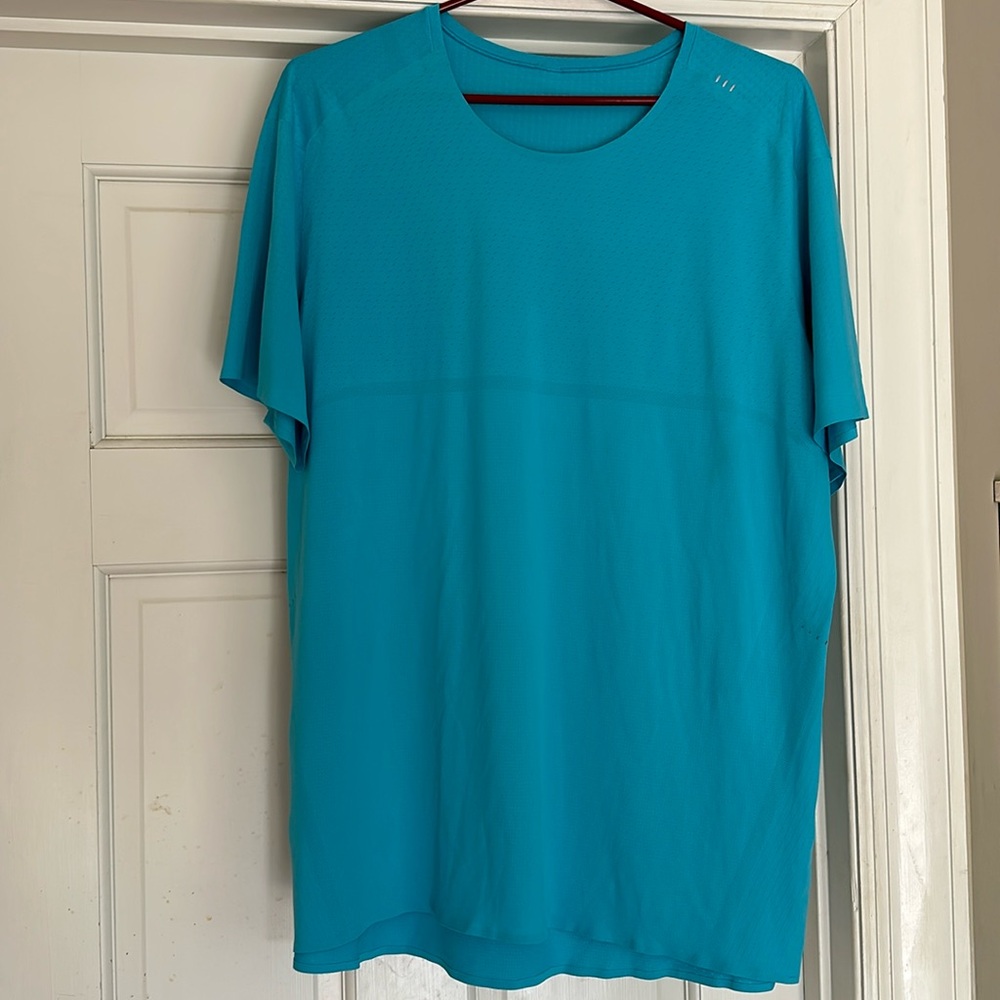 Lululemon Tee